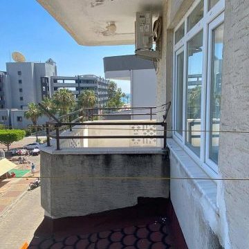 2+1 flat in a central location close to the beach for sale